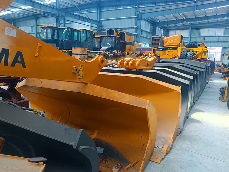 如何通过外贸网站获取压路机配件客户：优化策略与技巧