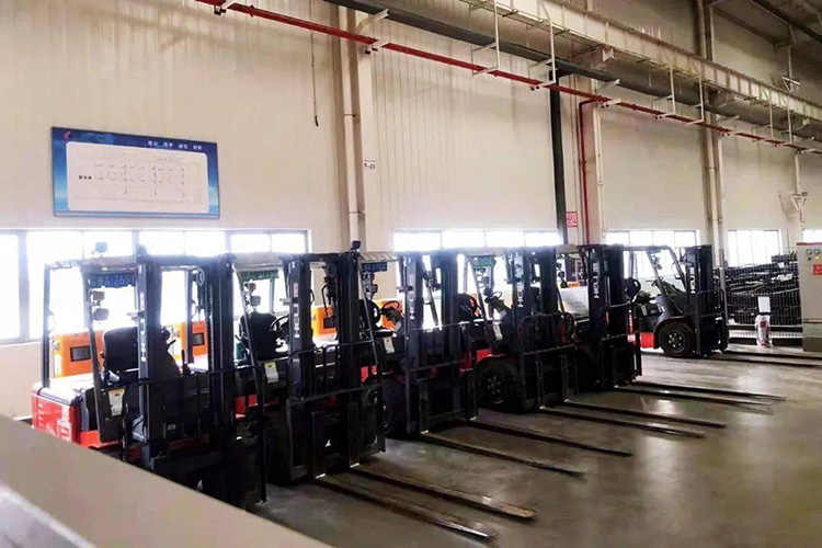 电动叉车在全球市场的外贸开拓：工程机械企业如何吸引更多客户