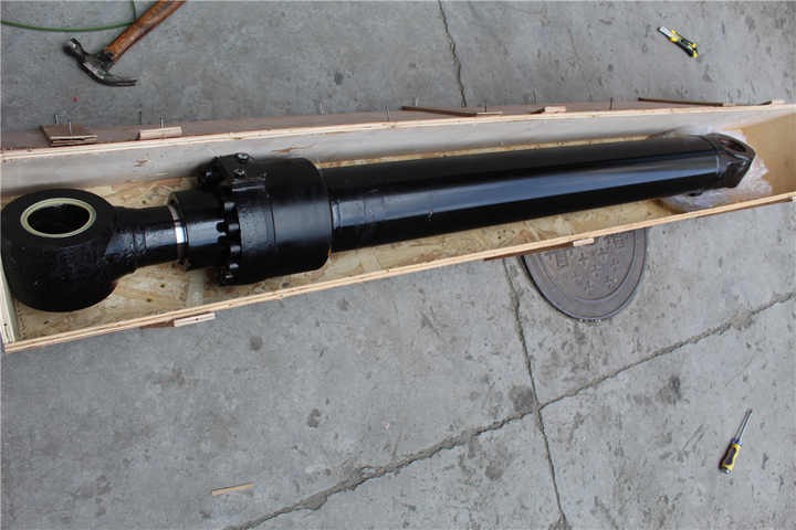 外贸如何营销挖掘机液压油缸：通过网站优化提升销量