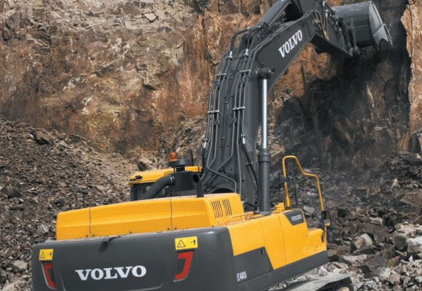 480挖掘机一斗挖几方?全面解答与国际市场拓展 480挖掘机一斗挖几方?全面解答与国际市场拓展